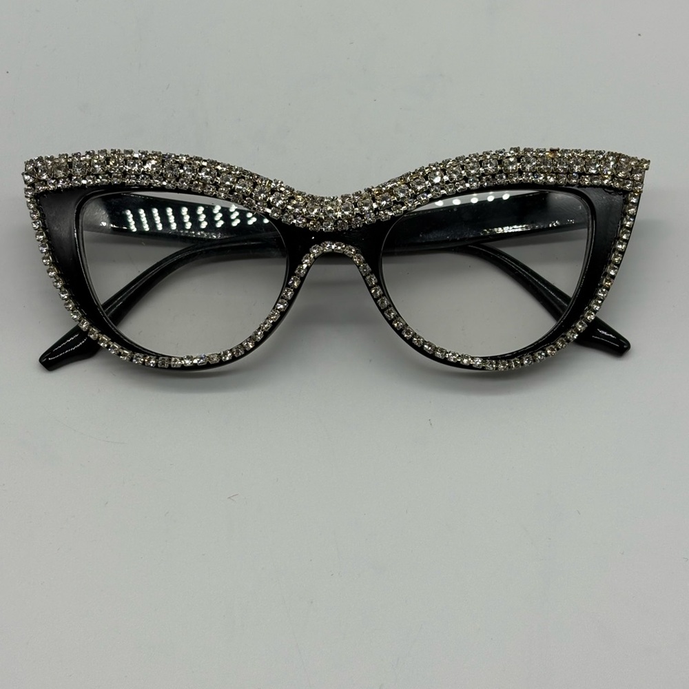 Elegant Black Rhinestone Cat-Eye Sunglasses
